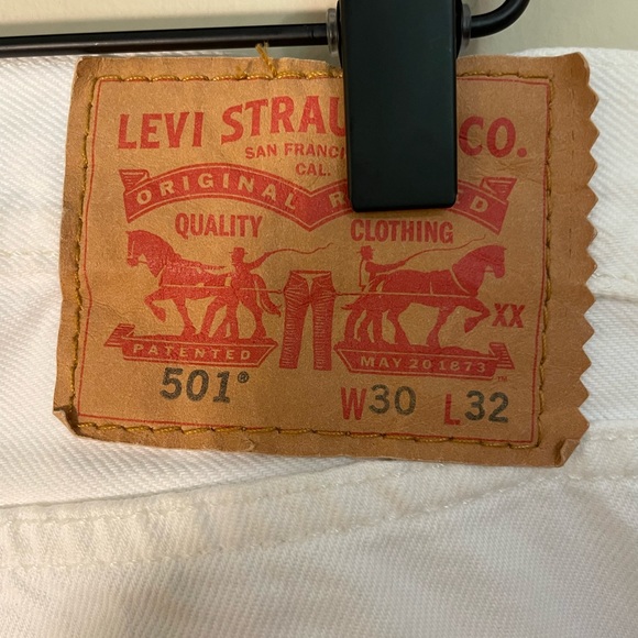 Levi’s 501 Vintage 2015 30x32 Classic Fit White Denim Jeans - Picture 3 of 5